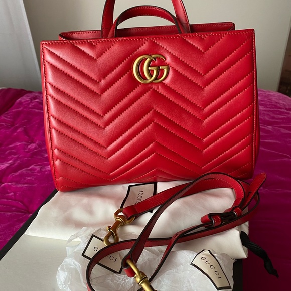 GG Marmont small red tote bag - Picture 2 of 10